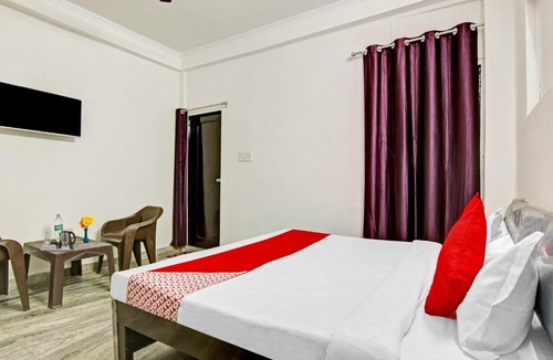 New Delhi Hotel | OYO Flagship Mannat Residency Near Shiv Vihar Metro Station