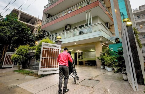 Sushant Lok Apartment | Parfait Street 3Bhk Service Apartment Near Fortis
