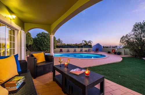 Mato Serrao Villa | Peaceful retreat w/heatable pool & garden
