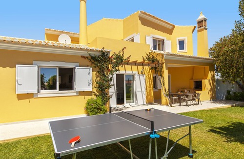 Gale Villa | Peaceful villa with heatable pool in Galé