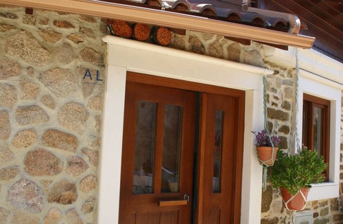 Pedrogao Grande Apartment | Pedrinha - a Guesthouse by the Water in a Traditional Portuguese Village