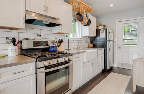 Seneca Falls House | Petit Retreat: The sweetest place on the Lake!