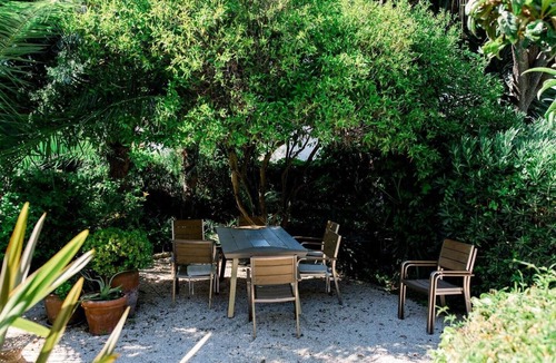 Ameijeira Apartment | Pool House | Historic Center Garden Retreat