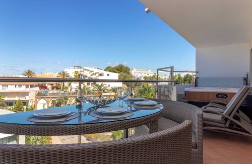 Ferragudo Apartment | Premier nº 37 - Modern Two Bedroom Apartment with Sea Views