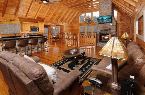 Chalet Village North Cabin | Queen of Dreams | Hot Tub, Jetted Tub, Pool Table and Arcade Games