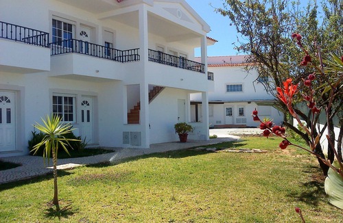Vale de Carro Condo | RC - Pata Residence! Fantastic apartment, 5 min. Falésia beach and center!I