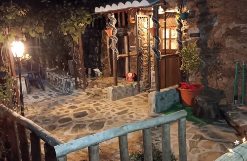 Gois Ski Chalet | Relax at Ceira Cottage -Private Plunge Pool & Nature Escape