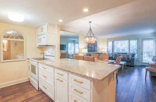 West Beach Village House | Renovated Pet-friendly Kiawah Island Villa. 5 Min Walk to Beach! Close to Cougar Point Clubhouse!