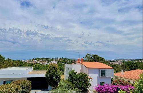 Fonte de Sesimbra Villa | Retiro D'Alma - Beautiful Villa with Garden & BBQ Near Sesimbra Beach