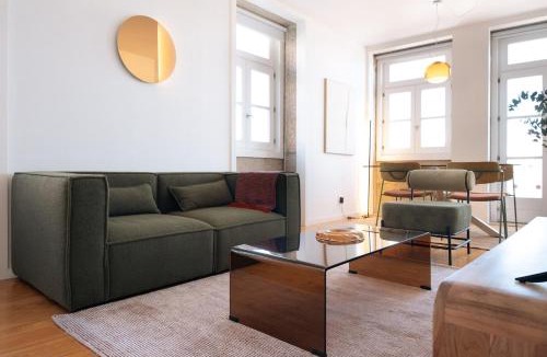 Monserrate Apartment | Riverfront Stylish Apartment - waterfront 2BR