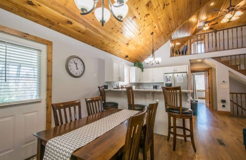 Horse Shoe House | Rustic 4BR w/ Deck, Firepit + Free Tix | Near Golf