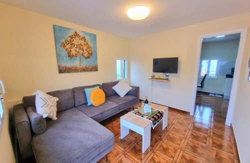 Santana House | Santana Nature House Near Pico Ruivo Trails