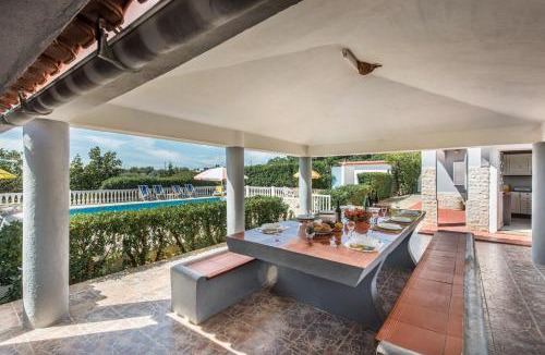 Monte Raposo Villa | Spacious 5BR Family & Group Villa with Private Pool & Games Room