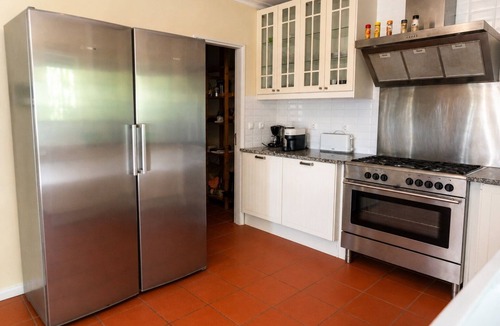 Mafamude Villa | Spacious Family Villa near Porto with BBQ and Private Parking