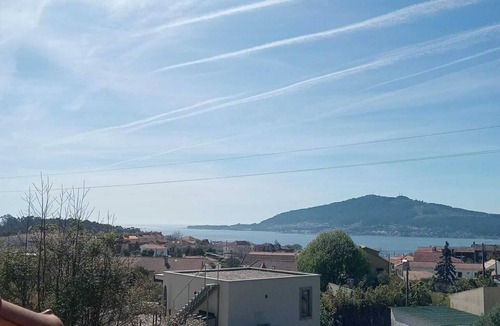 Seixas Cottage | Spacious Family Home with a Garden Near the Beach, River, and Spain