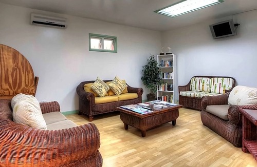 Rendezvous House | Spacious Unit Minutes to Morgan Lewis Windmill! FREE Parking, Pool, Game Room!