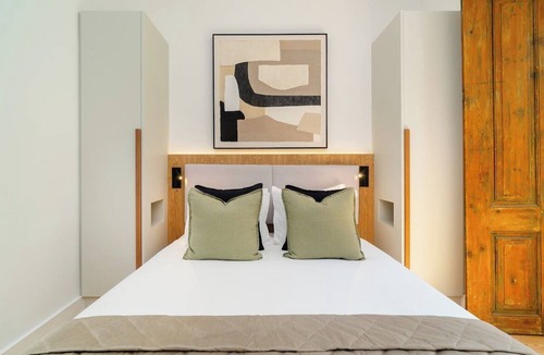 Encarnacao Apartment | Steps from Lisbon’s Best Bars, Cafés & Culture