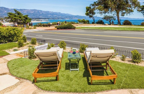 East Mesa House | Steps to Beach, Walk to Dwntwn, Full Ocean View, Pet-Friendly Back Yard, Hot Tub