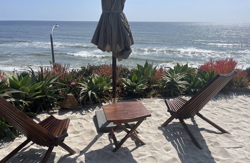 Central Malibu House | Stunning Malibu Oceanfront Estate w/2 Guesthouses, Pool, Tennis Court