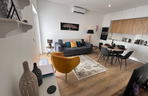 Faro City Centre House | Stylish House - Sun Terrace central location and 10 minutes walk to Beach Ferry