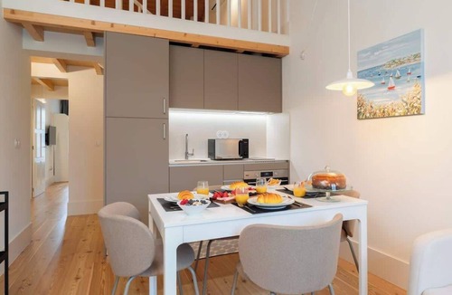 Oliveira do Castelo Apartment | Stylish & Modern Flat by HostWise
