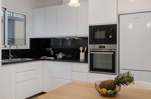 Canhas House | Sun Hill – Comfort in the South of the Island