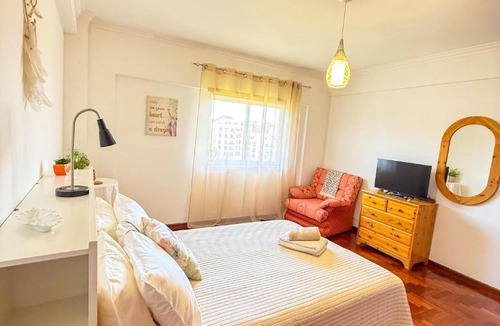 Corroios House | Superhost Stay Spacious Double Rooms near Lisbon and Beaches