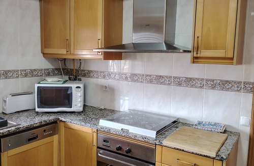 Castelo Apartment | T2 Galé Mar Retreat - Beach Apartment with Sea View, Wi-Fi, and Air Conditioning