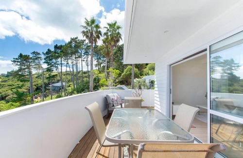 Waiheke Island Apartment | The Apartment at Palm Beach - Quality 2 Bedroom Villa - Palm Beach