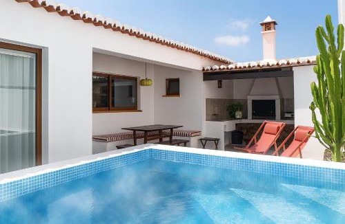 Odeceixe House | The Old House with Heated Pool, BBQ, Fireplace
