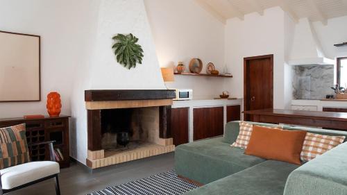 Odeceixe House | The Old House with Heated Pool, BBQ, Fireplace