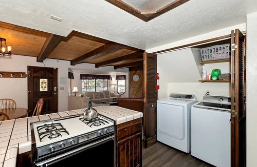 Big Bear City House | Tranquil Cabin with Barbecue and Beautiful Outdoor Living Space in Big Bear Lake, California