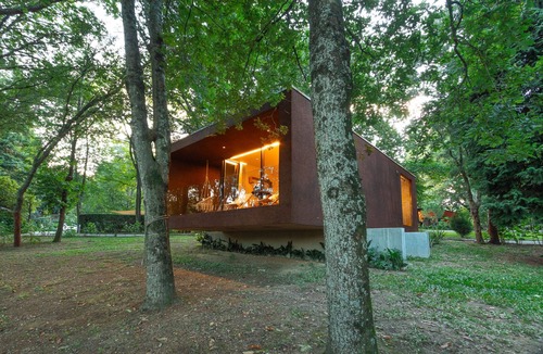 Barroselas House | Tree Retreat Bungalow