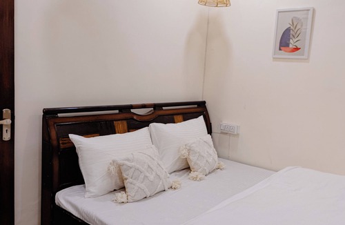 Hauz Khas Apartment | Trendy Boho Gem Hauz Khas
