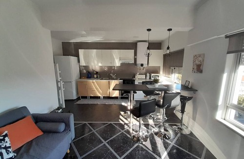 Povoa de Santa Iria e Forte da Casa Apartment | Trio Haven Apartment