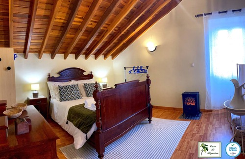 Relva House | Vacation Home "Accommodation Casa Da Figueira" with Sea View, Private Terrace & Wi-Fi