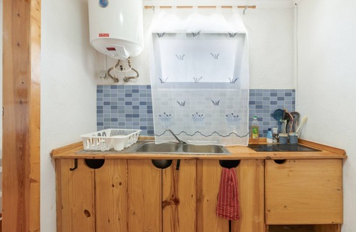 Palhais House | Vila Natura – Secret Retreat T1 with Shared Terrace, Shared Garden and Wi-Fi