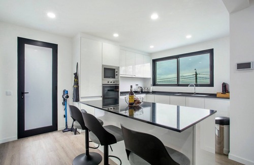 Monte Villa | Villa 'Angela' with Sea View, Private Pool and Wi-Fi