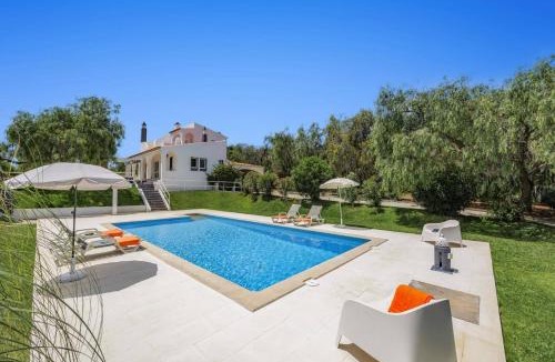 Caramujeira Villa | Villa Casa Pimenteira by Villa Plus
