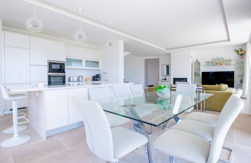 Vale de Centianes Villa | Villa Centeanes Luxury villa,enviable position stunning sea views!
