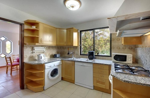 Sesmarias Villa | Villa Coelho with Sea View, Pool, Garden & Wi-Fi