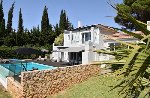 Carvoeiro House | Villa Louella 4 bed AC 10min walk beach Htd pool+child pool, games room, wifi.