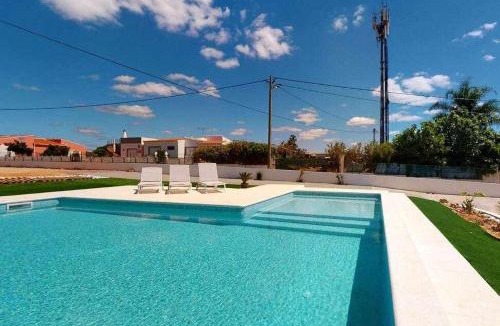 Quarteira Villa | Villa Malmequer by FHR private