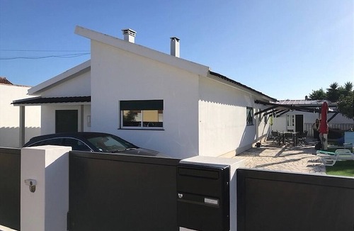 Marinha Grande House | Villa Marinha Grande near Nazare, beaches, tourist sites