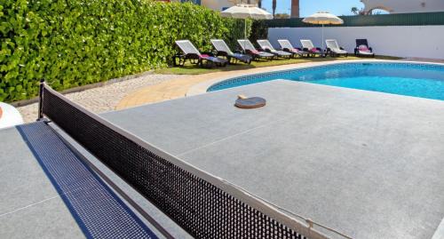 Gale Villa | Villa Morais - Refúgio em família com piscina aquecível e BBQ - Galé, Albufeira
