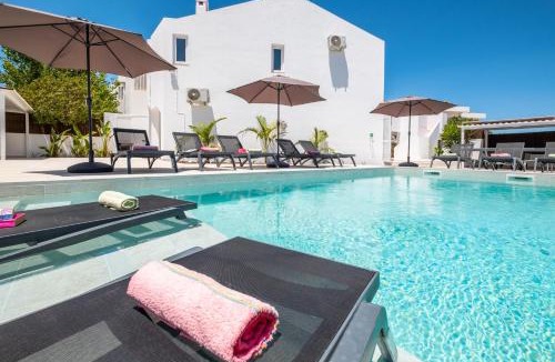 Montechoro Villa | Villa Paradisius - Moradia moderna com piscina aquecível e BBQ - Albufeira