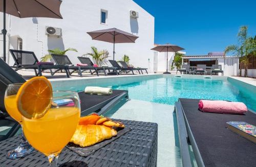 Montechoro Villa | Villa Paradisius - Moradia moderna com piscina aquecível e BBQ - Albufeira