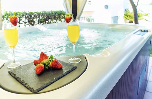 Armacao de Pera Villa | Villa w/heatable pool, jacuzzi & BBQ, Armação
