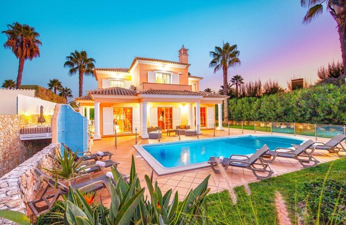 Almancil Villa | Villa w/private pool & BBQ in Varandas do Lago