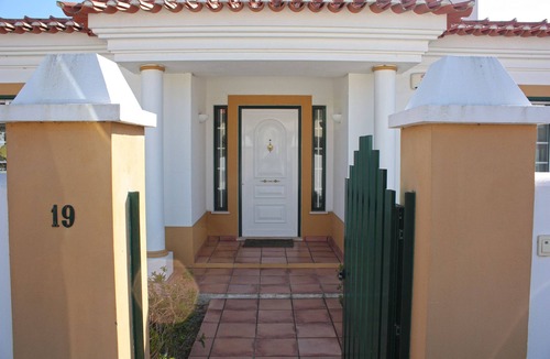 Aldeia de Brescos Villa | Villa with Garden, Pool and Wifi by the Beach and Nature Reserve